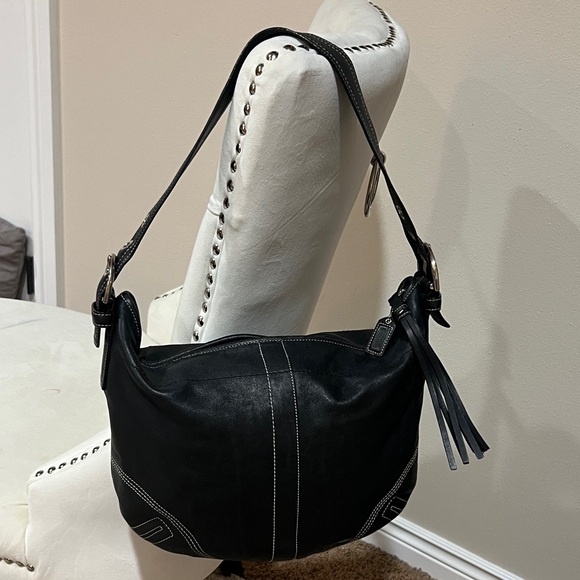 Elegant Huge COACH Black Leather Shoulder Bag great condition - Picture 1 of 13